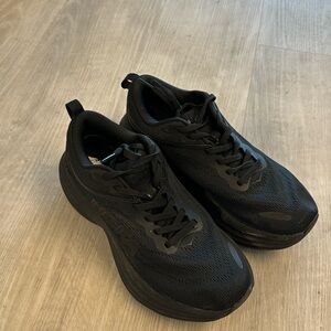 Black sneakers great condition